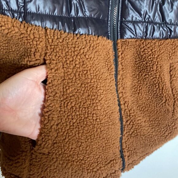 Women’s cozy black and camel zip-up jacket- size XL - Picture 6 of 10